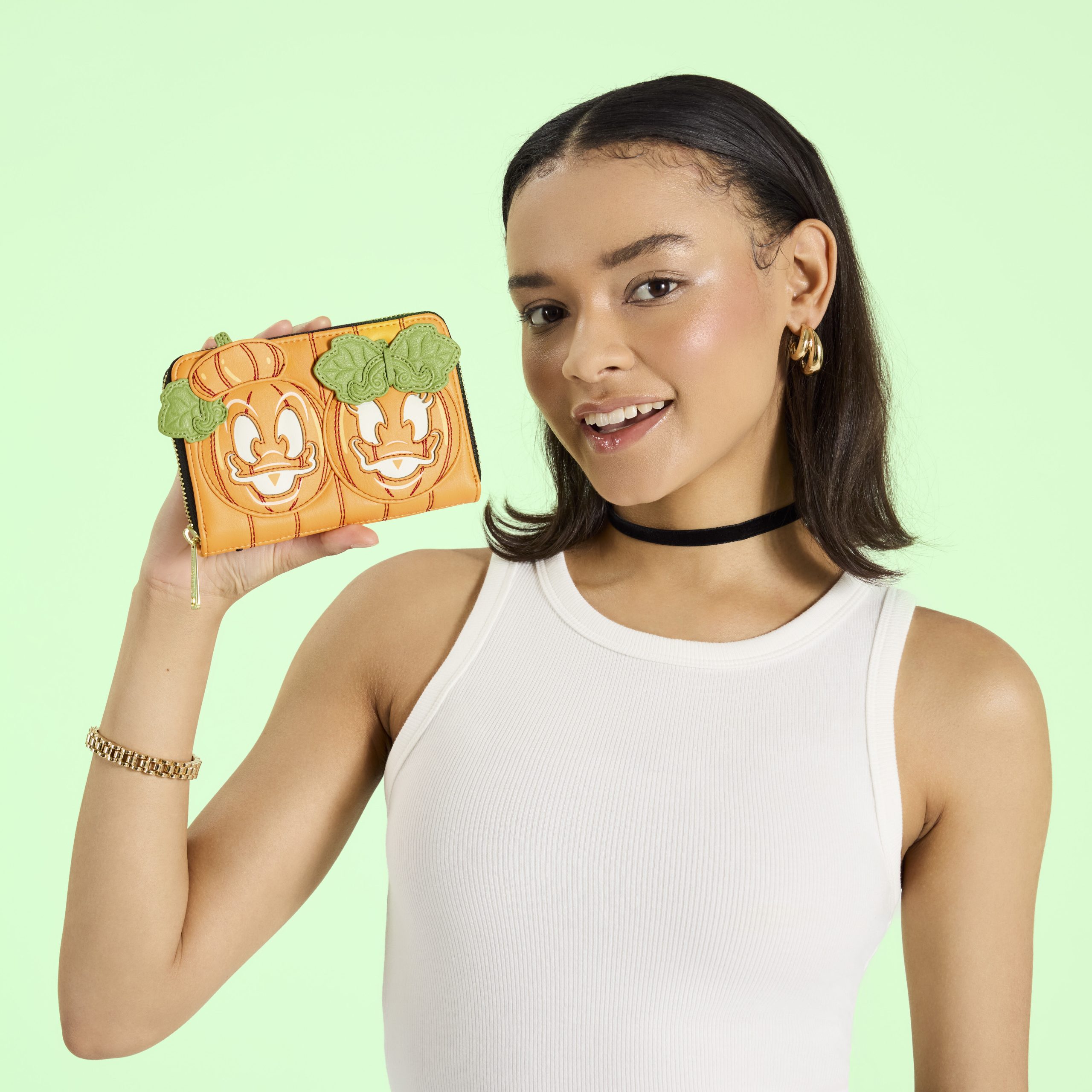 Donald & Daisy Jack-o'-Lantern Exclusive Glow Zip Around Wallet - Image 8